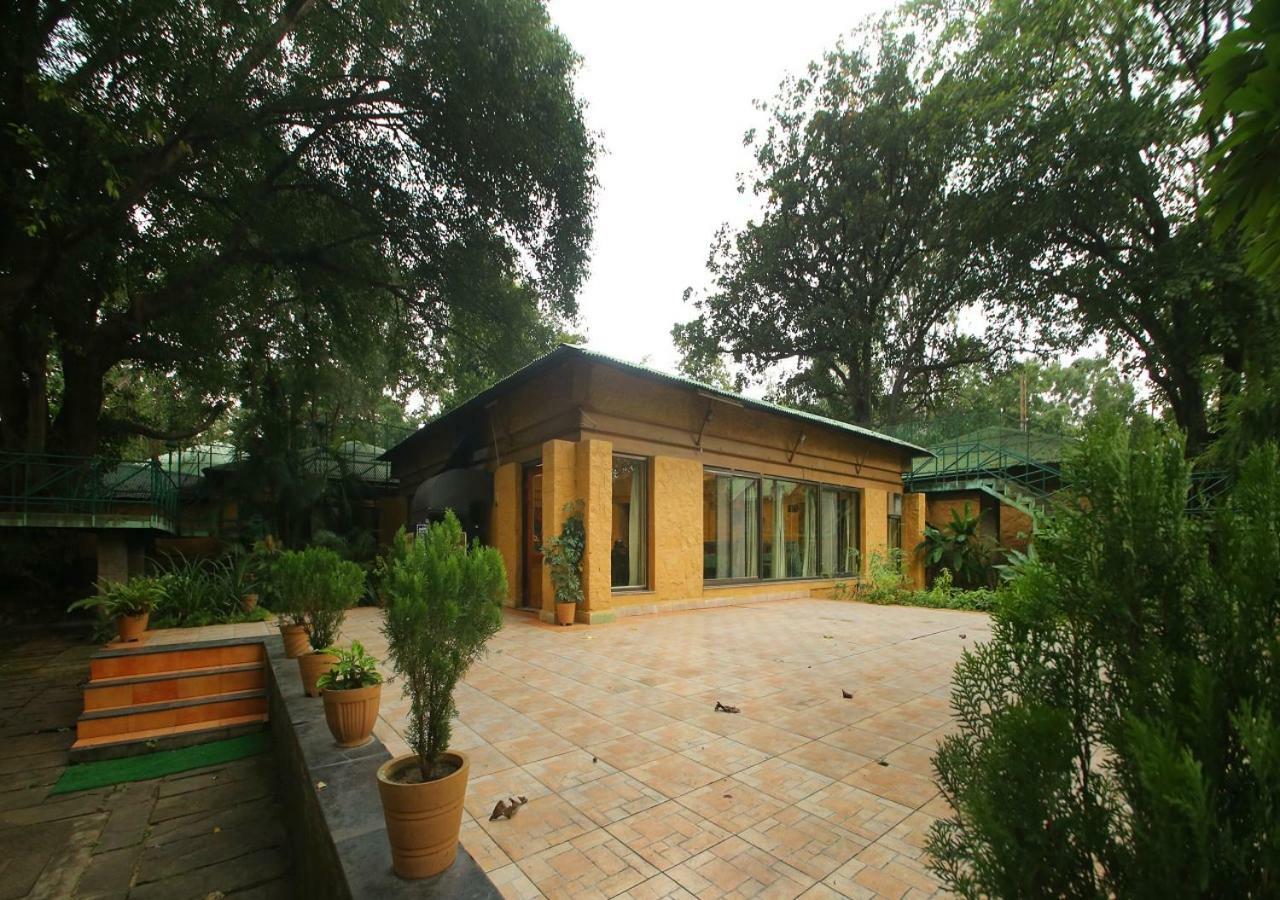 Mpt White Tiger Forest Lodge Tāla Exterior photo